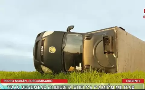Un veh�culo de log�stica al servicio del CODI volc� esta ma�ana en la zona de Arroyos y Esteros.