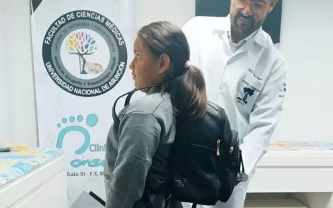 Ojo con el peso de las mochilas de los ni�os, advierte Salud.
