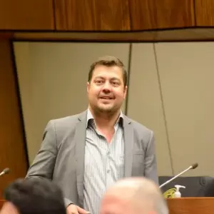 Mientras se ajusta la Caja Fiscal, Soroka apunta a la jubilación vip