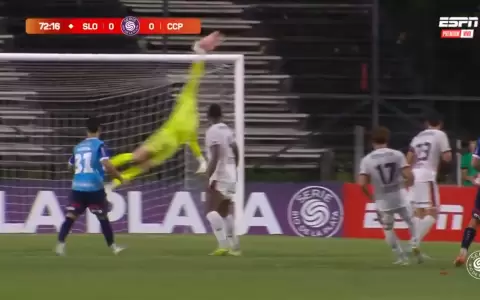 La espectacular tapada de Orlando Gill ante Cerro Porte�o