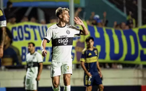 Juan Fernando Alfaro, el jugador de Olimpia que m�s se destac� en el Cl�sico ante Boca Juniors.
