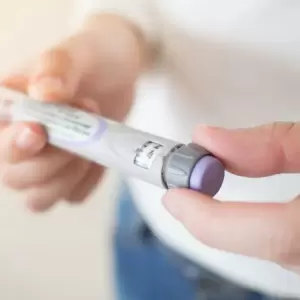 Irrumpen en farmacia y roban medicamentos para adelgazar valuados en millones