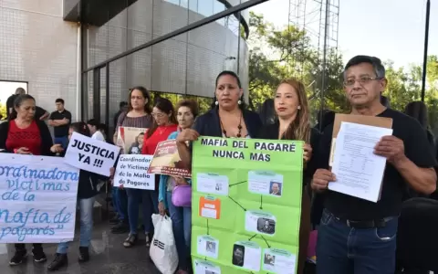 V�ctimas de la mafia de los pagares.
