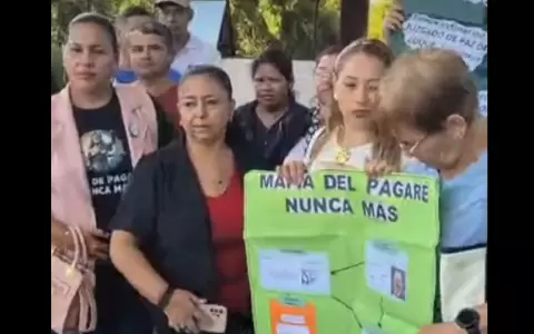 Manifestaci�n contra mafia de los pagar�s.