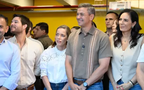 La primera Dama y el presidente Santiago Pe�a.