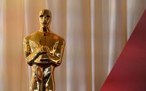 Una estatuilla del Oscar se ve sobre la alfombra roja durante la 97� edici�n anual de los Premios de la Academia en el Teatro Dolby de Hollywood.
