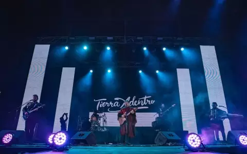 Tierra adentro en concierto.
