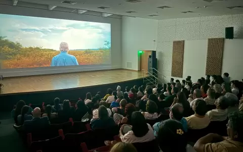 Proyecci�n de "Mborayhu por�: Luis Szar�n" en el Centro Cultural del Puerto.