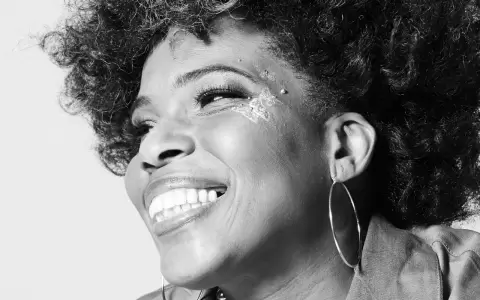 Macy Gray.