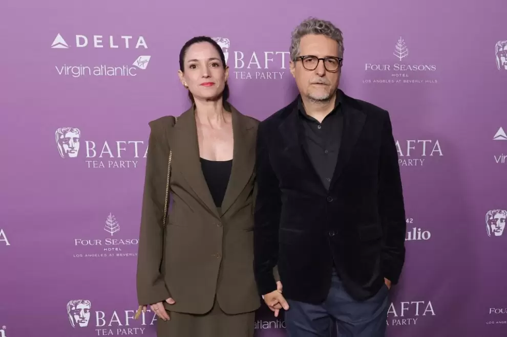Kleber Mendonça Filho y Emilie Lesclaux en The BAFTA Tea en Los Ángeles, California, el 10 de enero de 2026.