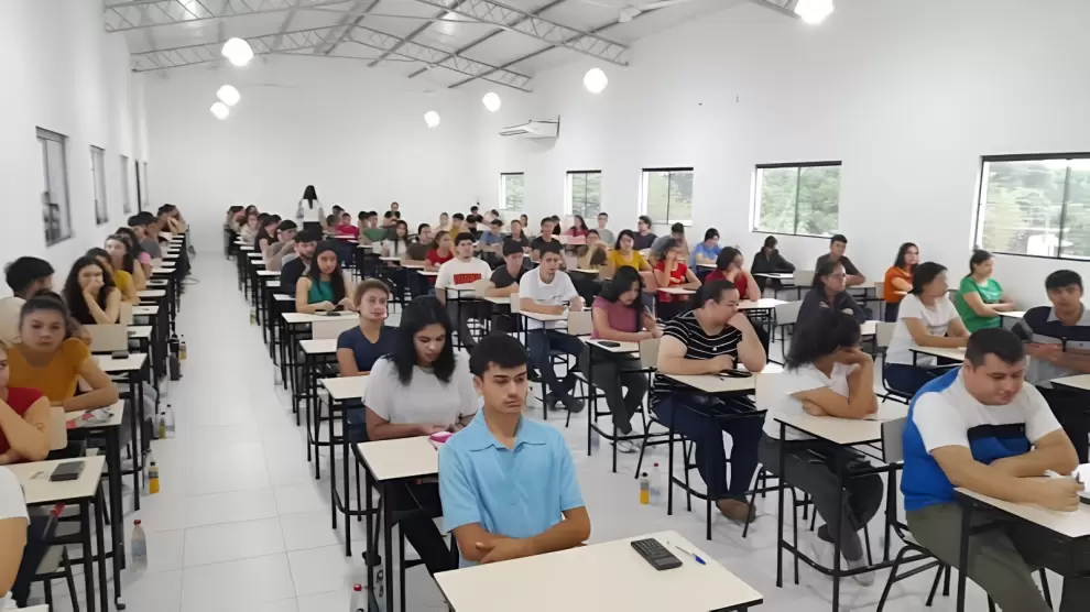 Educaci�n superior en Paraguay. Cortes�a
