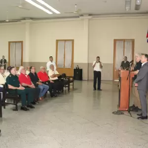 Ministros dialogan con polic�as y militares retirados sobre la reforma de la Caja Fiscal