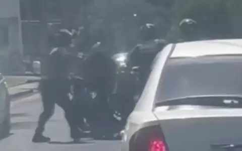 Persecuci�n policial termina con joven armado detenido en una transitada avenida de San Lorenzo