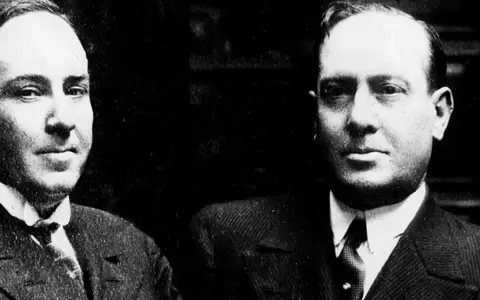 Los poetas Antonio y Manuel Machado.