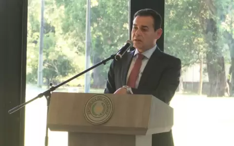 Rub�n Ram�rez Lezcano, canciller.