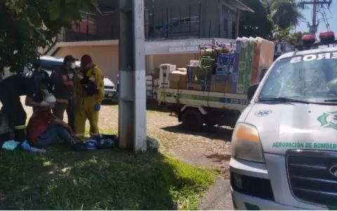 Violento asalto a repartidores en Lambar�.