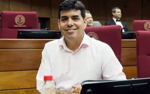 Diputado Adri�n Billy Vaesken.