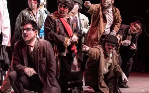 Puesta en escena de "El inspector general", escrita por Nikol�i G�gol y dirigida por Ronald von Knobloch.