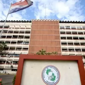 Exfuncionario del IPS de 76 a�os acusa mala praxis m�dica tras cirug�a equivocada