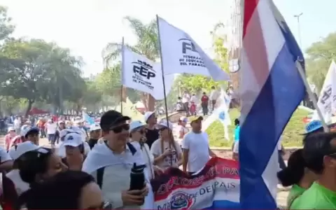Manifestaci�n contra las cajas Fiscal en inmediaciones del Congreso Nacional