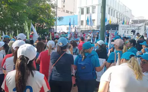 Manifestaci�n de enfermeros contra la reforma de la Caja Fiscal.