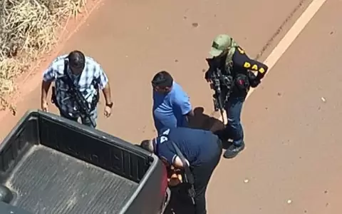 L�der ind�gena detenido en Canindey�.