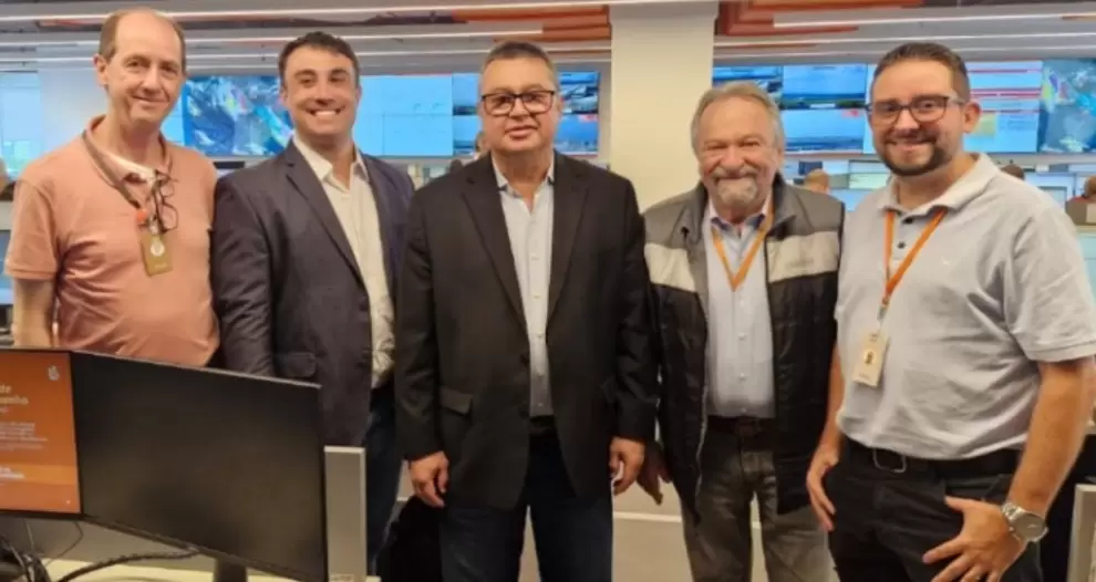 Leite se reuni� con directivos de la aerol�nea brasile�a.