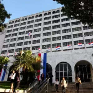 Gremios advierten que recurrir�n a la Corte si avanza la reforma de la Caja Fiscal en el Senado
