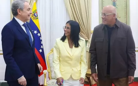 Jos� Luis Rodr�guez Zapatero, Delcy Rodr�guez y Jorge Rodr�guez en el Palacio de Miraflores de Caracas.