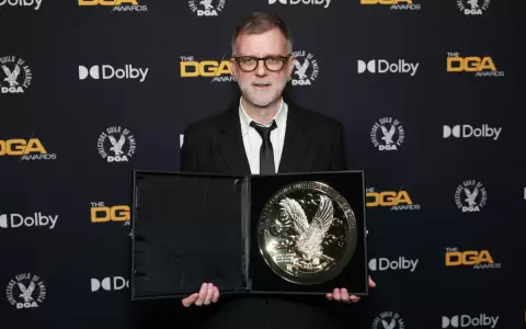 El director estadounidense Paul Thomas Anderson, ganador del premio a la Direcci�n Sobresaliente por "Una batalla tras otra".