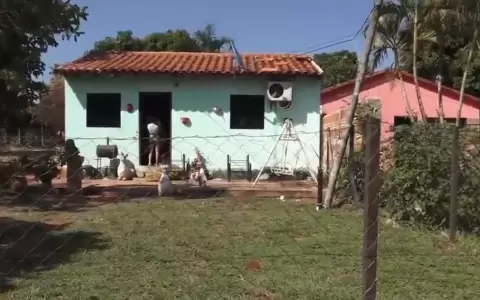 Vivienda allanada y donde se produjo la detenci�n de otro c�mplice de "Pingui" en Ypan�.