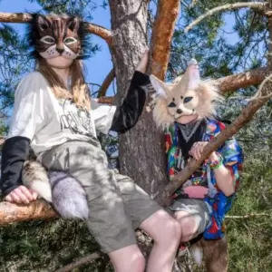 Se sienten perros, gatos y lobos: la moda de los "therians" llega a Paraguay
