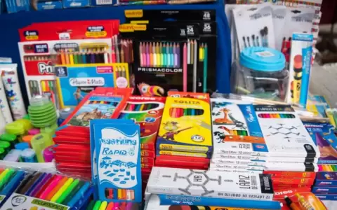 Precios de �tiles escolares.