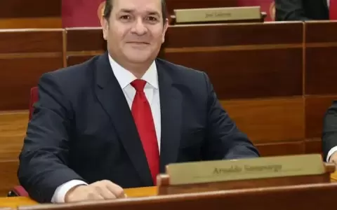 Senador Arnaldo Samaniego.
