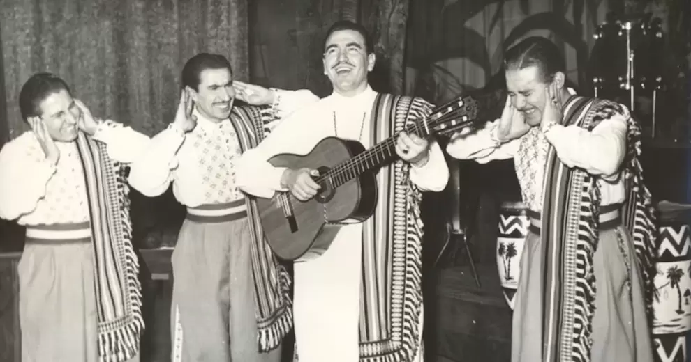Luis Alberto del Paran� junto a "Los paraguayos".