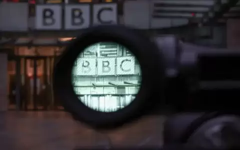 Imagen del frontis de la BBC en Londres.
