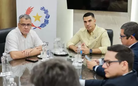 Directivos de la Essap.