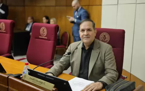Arnaldo Samaniego, senador y precandidato a Asunci�n.