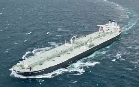 El Folegandros es el primer petrolero que llega a Espa�a desde Venezuela. Se rompe un bloqueo hist�rico.