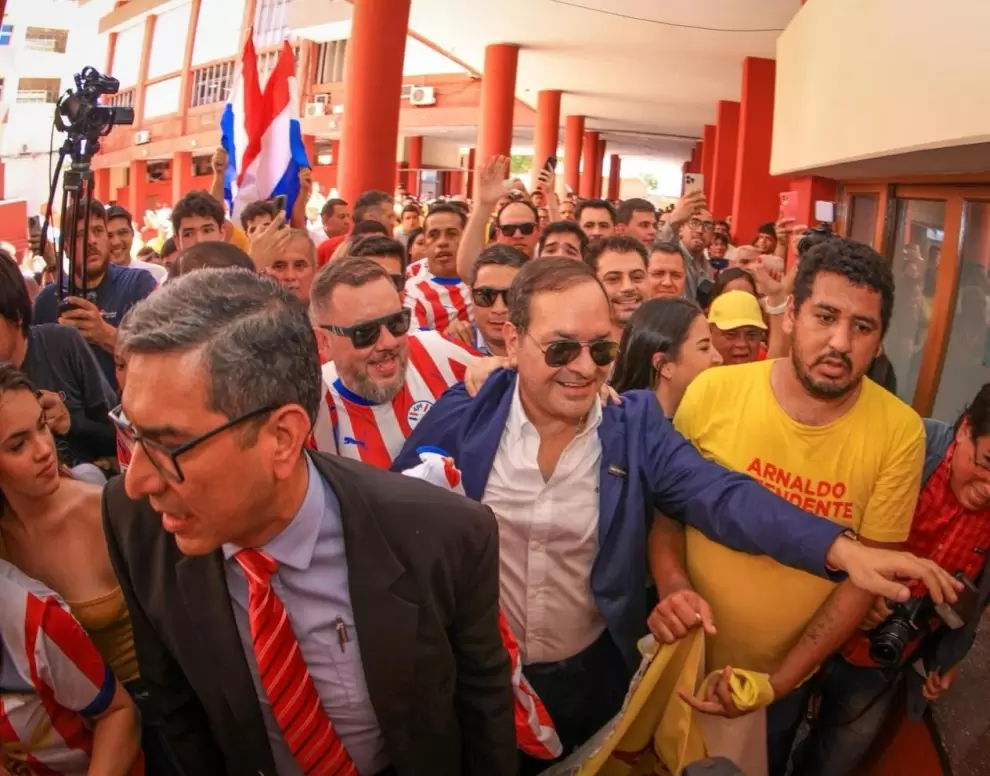 Arnaldo Samaniego inscribió precandidatura en la ANR.