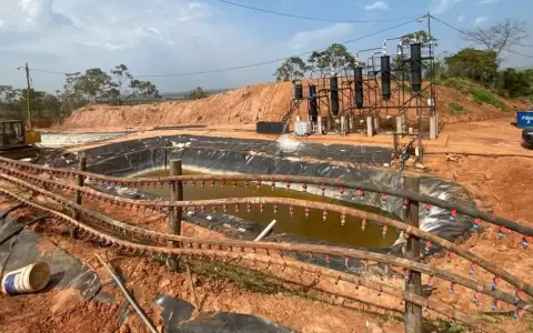 Explotaci�n de oro en Paso Yob�i, departamento de Guair�.