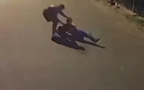 Ataque brutal.