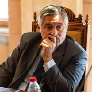 MEC aparta a cinco funcionarios tras detectar irregularidades en el registro de t�tulos