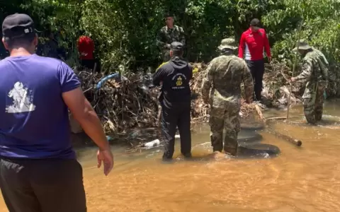 Hallan cuerpo de Tob�as Su�rez, ni�o que fue arrastrado por el raudal en San Lorenzo.