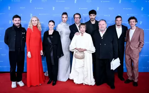 Elenco de "Narciso" durante la sesi�n de fotos oficial del filme en el Festival de Cine de Berl�n.