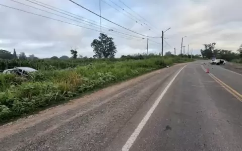 Conductor ebrio mata a ciclista, huye y muere en choque frontal.