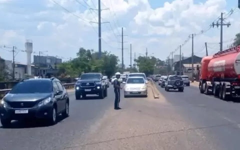 Caos vehicular se gener� ayer, mi�rcoles, durante el corte de energ�a el�ctrica.