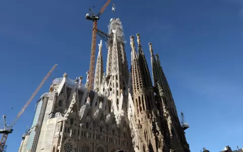 Iglesia m�s alta del mundo, La Sagrada Familia.