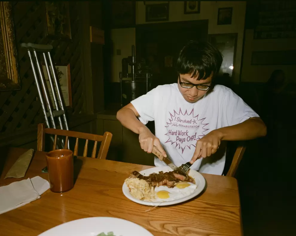 Aaron Trinh se realiz� una cirug�a de aumento de  estatura. Foto: Foto: Matthew Leifheit / The New York Times