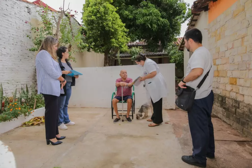 Voto en casa del TSJE.